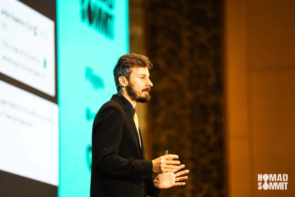 Alex Enache talking about AI